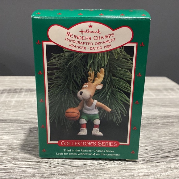 Hallmark | Reindeer Champs #3: Basketball (1988) - Keepsake Ornament - Picture 2 of 13